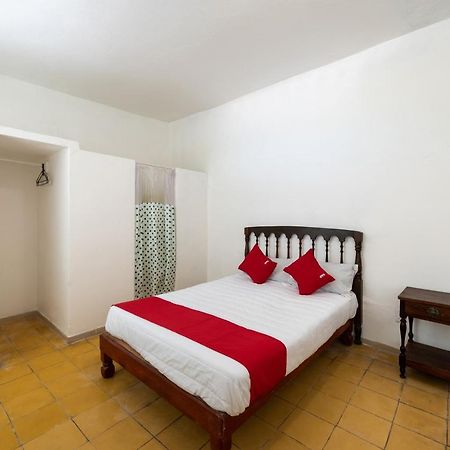Oyo Hotel Las Palmas Cuyutlan マンサニージョ エクステリア 写真