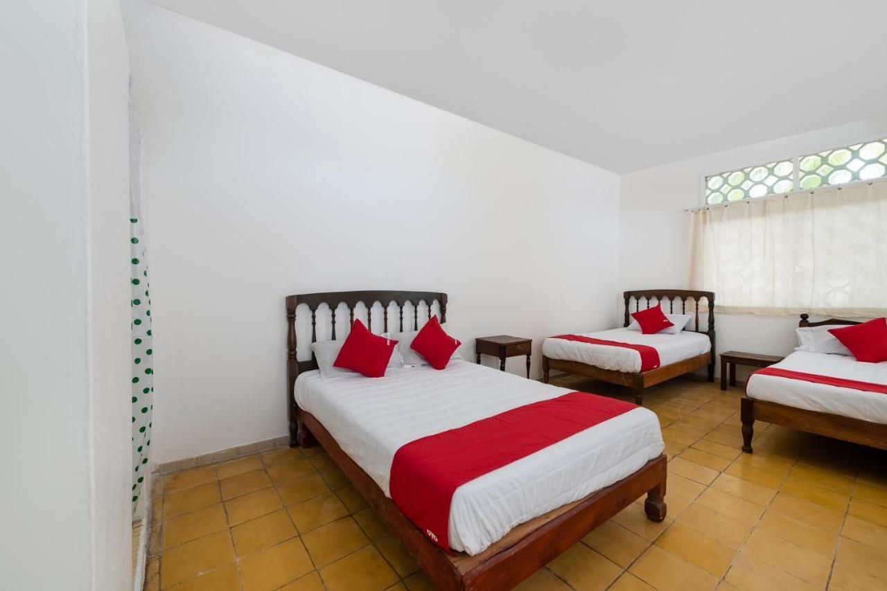 Oyo Hotel Las Palmas Cuyutlan マンサニージョ エクステリア 写真