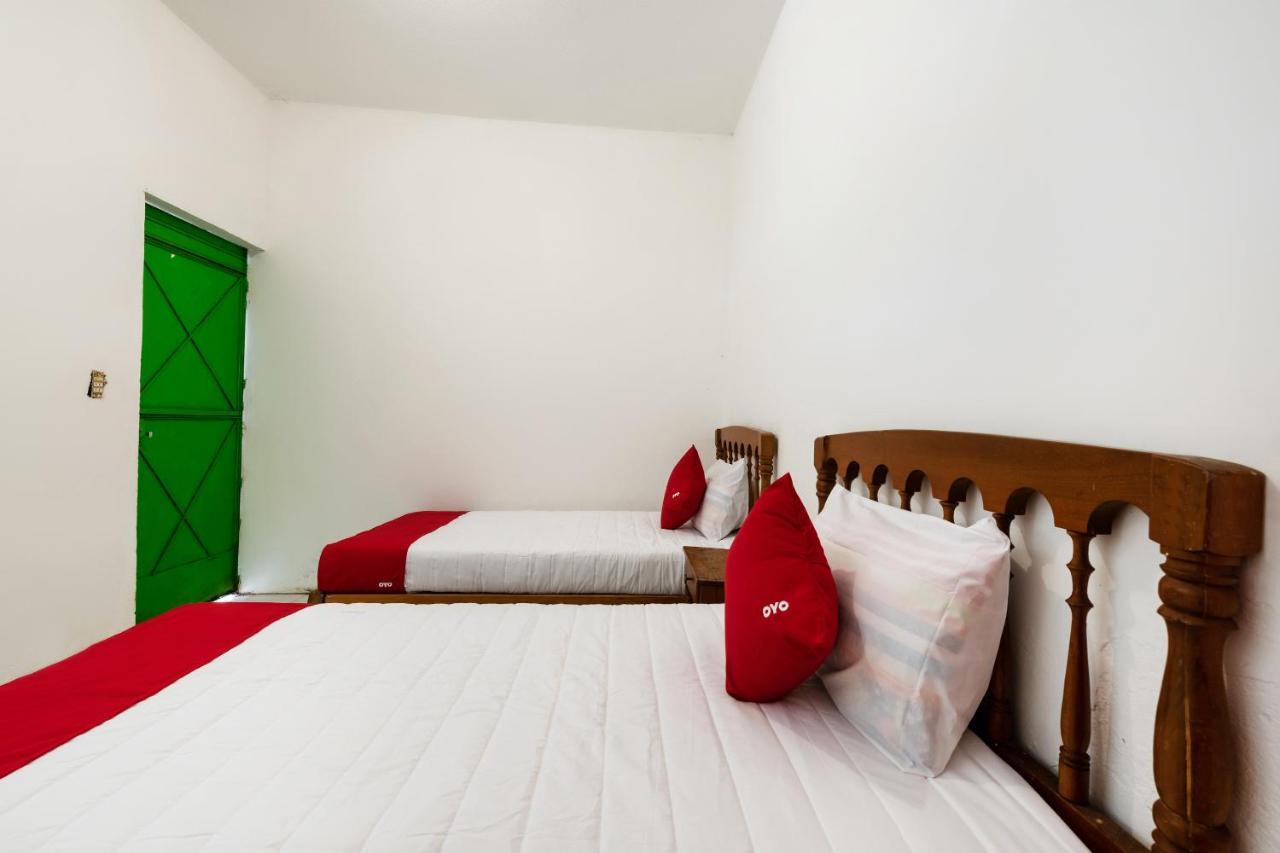 Oyo Hotel Las Palmas Cuyutlan マンサニージョ エクステリア 写真
