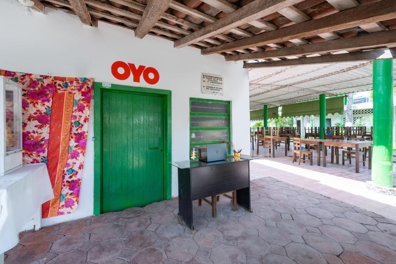 Oyo Hotel Las Palmas Cuyutlan マンサニージョ エクステリア 写真