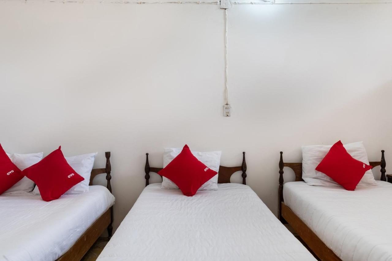 Oyo Hotel Las Palmas Cuyutlan マンサニージョ エクステリア 写真